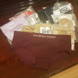 Set of 11 Victoria's secret panties.